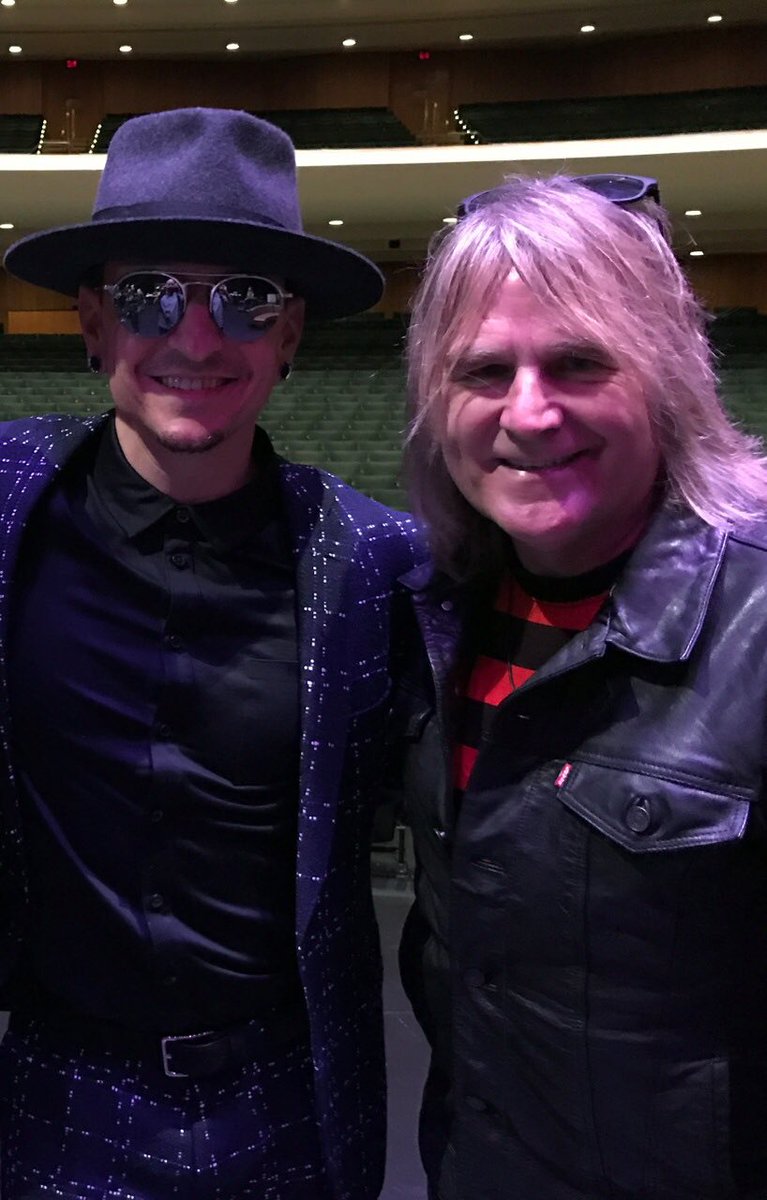 thealarm's tweet photo. Devastated by loss of #chesterbennington LHS added 1000+ to list with @linkinpark saving 29 lives. We honour him by continuing. RIP Chester https://t.co/64hIPcaSgT