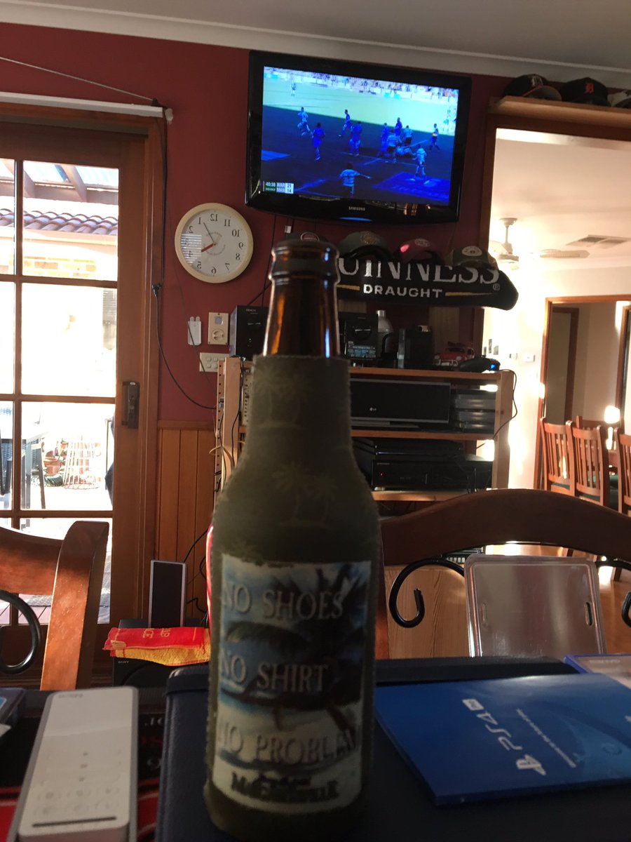 wapple15's tweet photo. Saturday afternoon #beerview @Warringahrugby v @manly_rugby from #RatPark on the #notsobigscreen #beeroclock @Michelel37 @HansOrph #GoRats https://t.co/F4wXCtRbaN