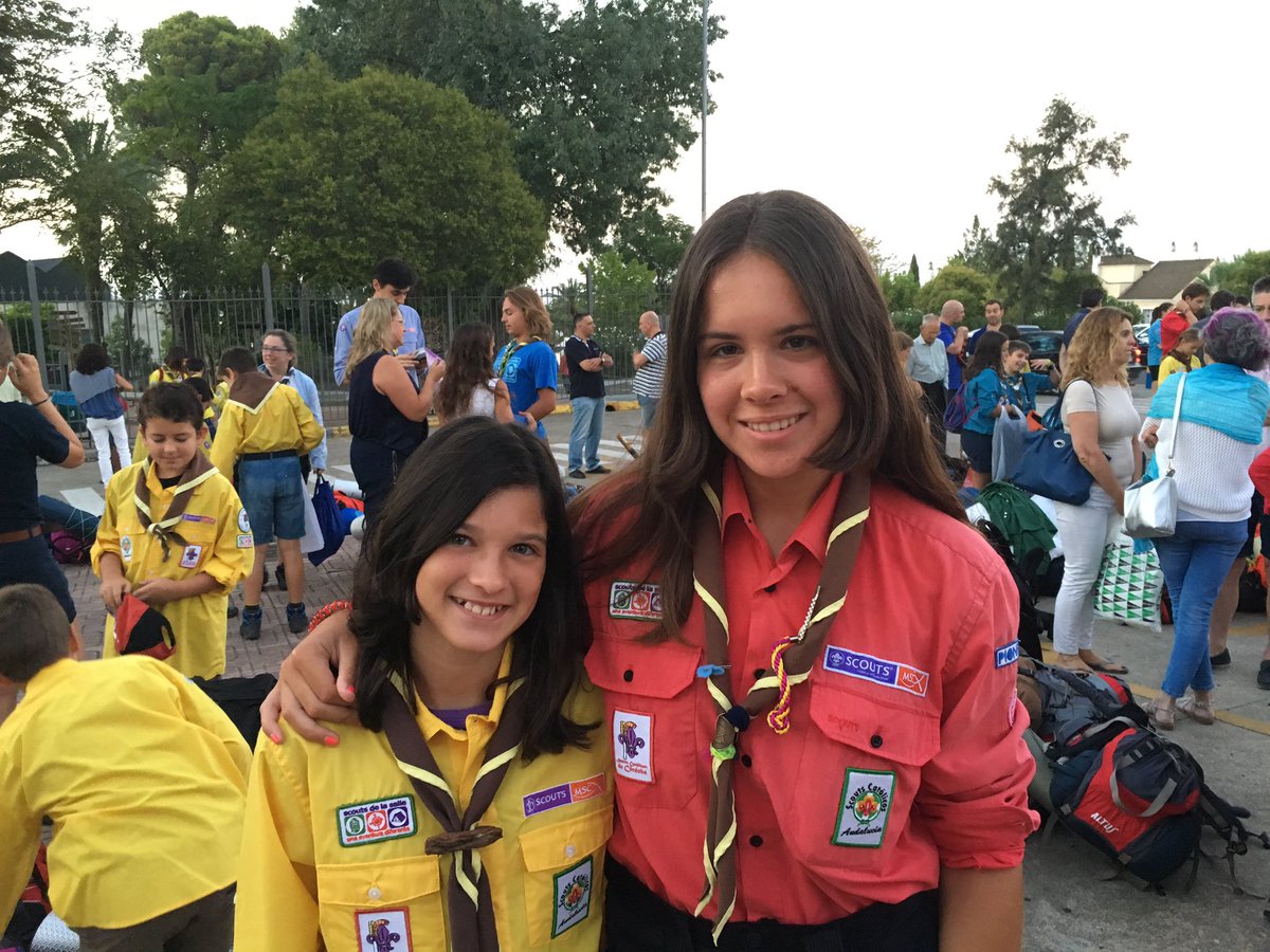 msccordoba's tweet photo. Camino del #Jamscout dos autobuses de @scoutslasalle cargados de ilusión y ganas de asistir al campamento de su vida. 5000 scouts esperan. https://t.co/2ucGQWyySI
