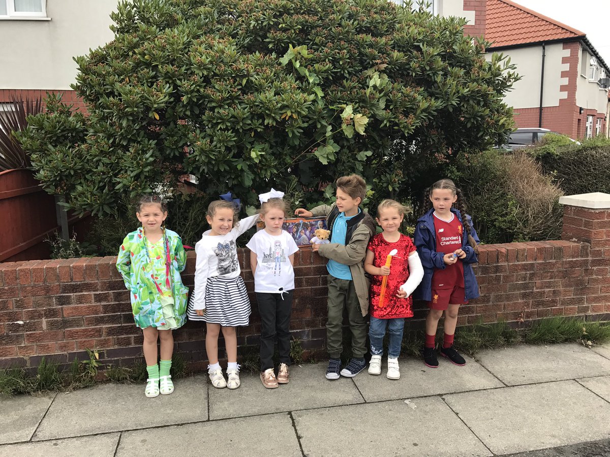 NikkijS87's tweet photo. @Y1FlorenceMelly @Y2FlorenceMelly @EYFSFloMelly Thank you for all you have done for these kids see u in 6 weeks #schoolsoutforsummer https://t.co/BKkJ6oZ40x