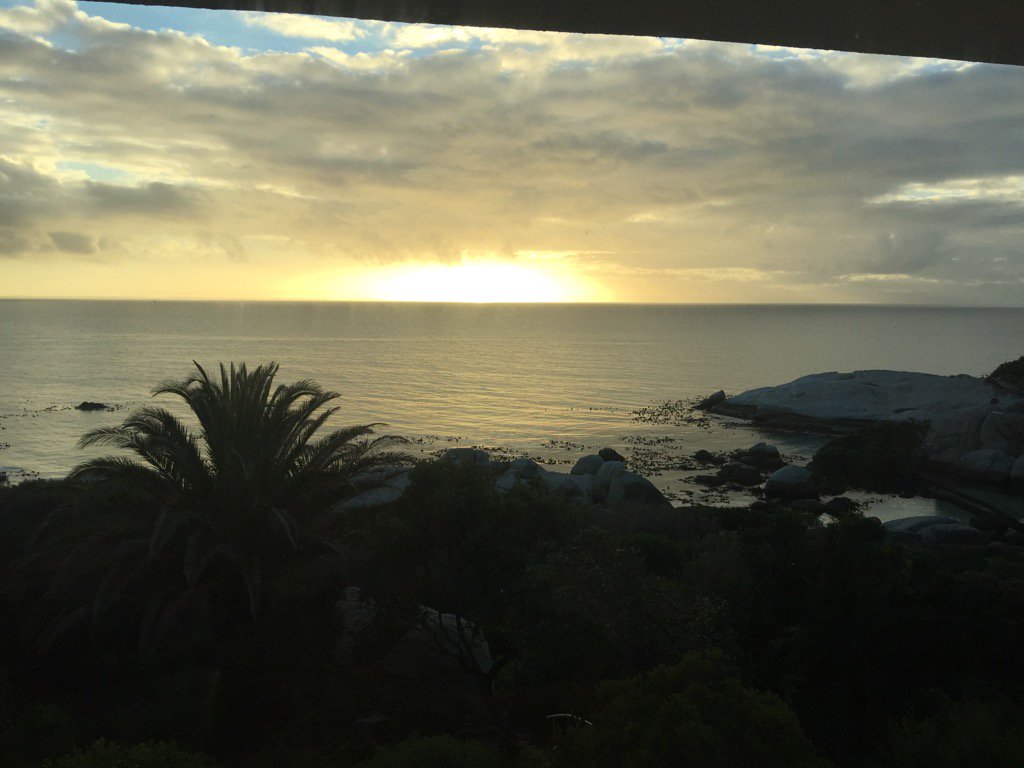 submergingmkt's tweet image. The sun rises on the truth. #RSA #Guptagate #Kleptocracy #PutinNet