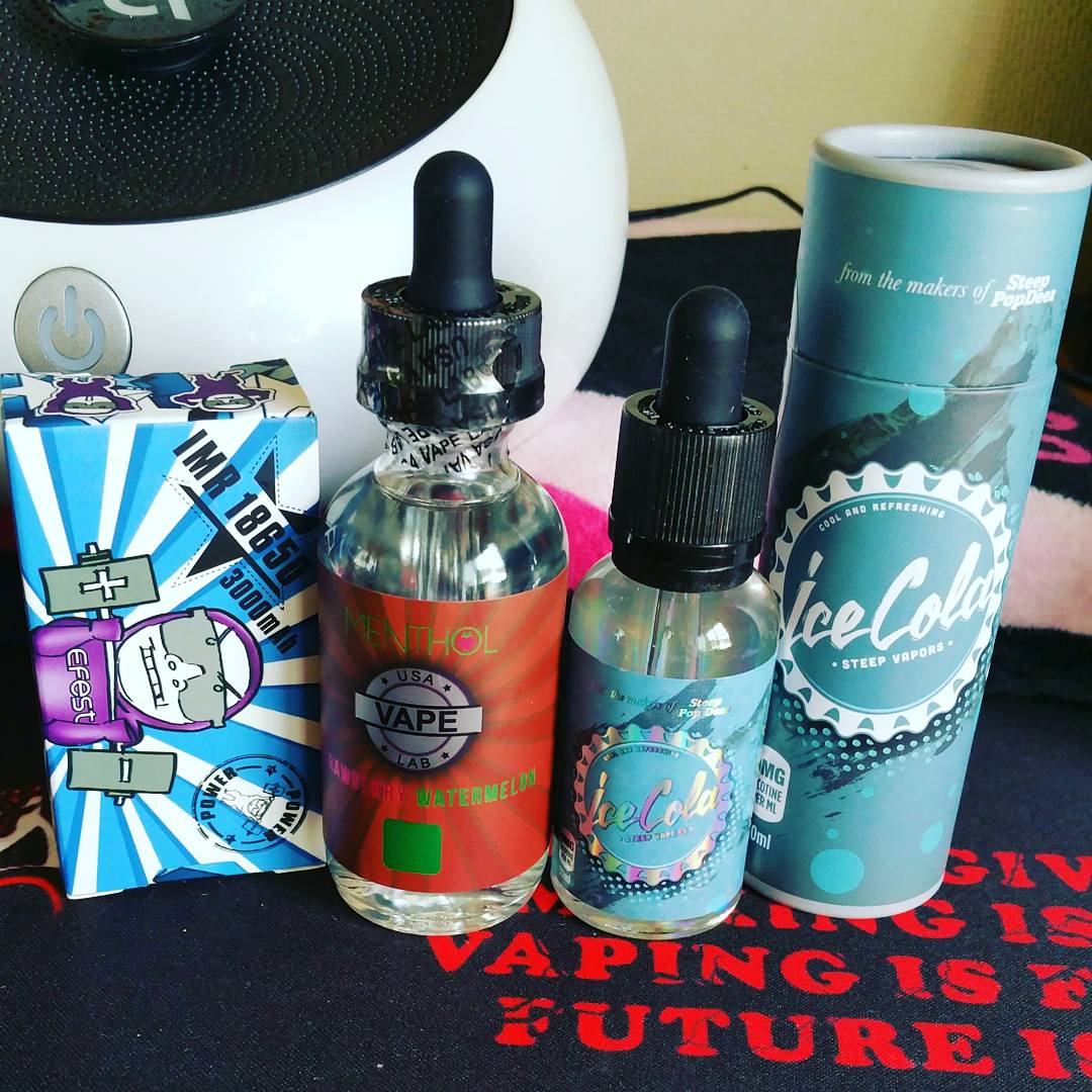 Chaku12Sh's tweet photo. はい!着弾!
#ASMODUS #MINIKIN2 #VOLUNARTA
#GALATEKRDA #STEEPVAPORS #ICECOLA #USAVAPELAB #Strawberrywatermelon
#Americanvape
もう完璧に沼にハマったな^^; https://t.co/L4LPxenWBN