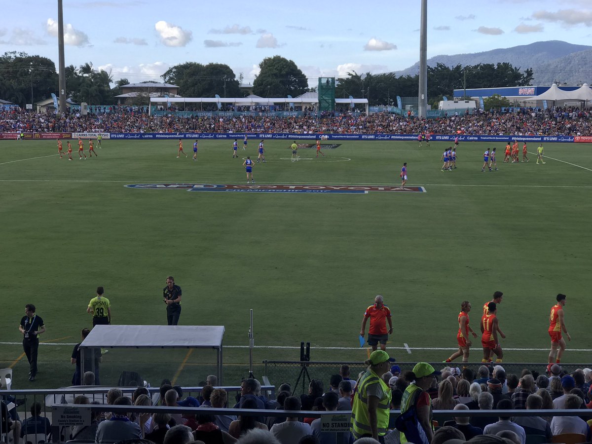 JoeSalerno7's tweet photo. Welcome back to #cairns #goldcoastsuns #westernbulldogs great crowd on board https://t.co/HD08tHlY7X