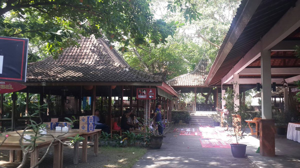 themaczmancom's tweet photo. Persiapan pelantikan TheMaczman Zona Bali Venue di warung Kang Zanger jl.Patih Jelantik no 81 mirah silver kuta Badung

#awaydayBali https://t.co/ywYvbPeKDp