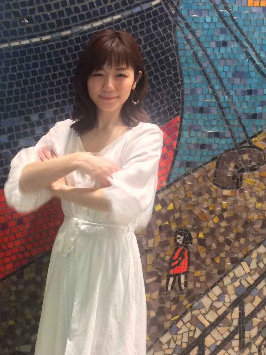 ToshiYamato's tweet photo. 今日はとあるラジオの公開イベントで
8utterflyさんの新曲を拝聴してきました。
イベント終了後
しばらくファンと歓談する時間があって楽しいひと時を過ごせました。
黒髪8utterflyさんは、より自然体な感じで良かった��すね。

#8utterfly8 https://t.co/rfLxUMXuaE