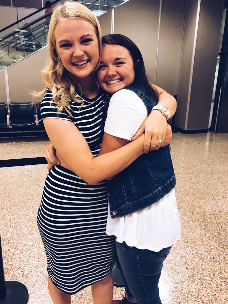 ashlynellis7's tweet photo. she's home ❤️❤️❤️ https://t.co/XSLHIGnCe9