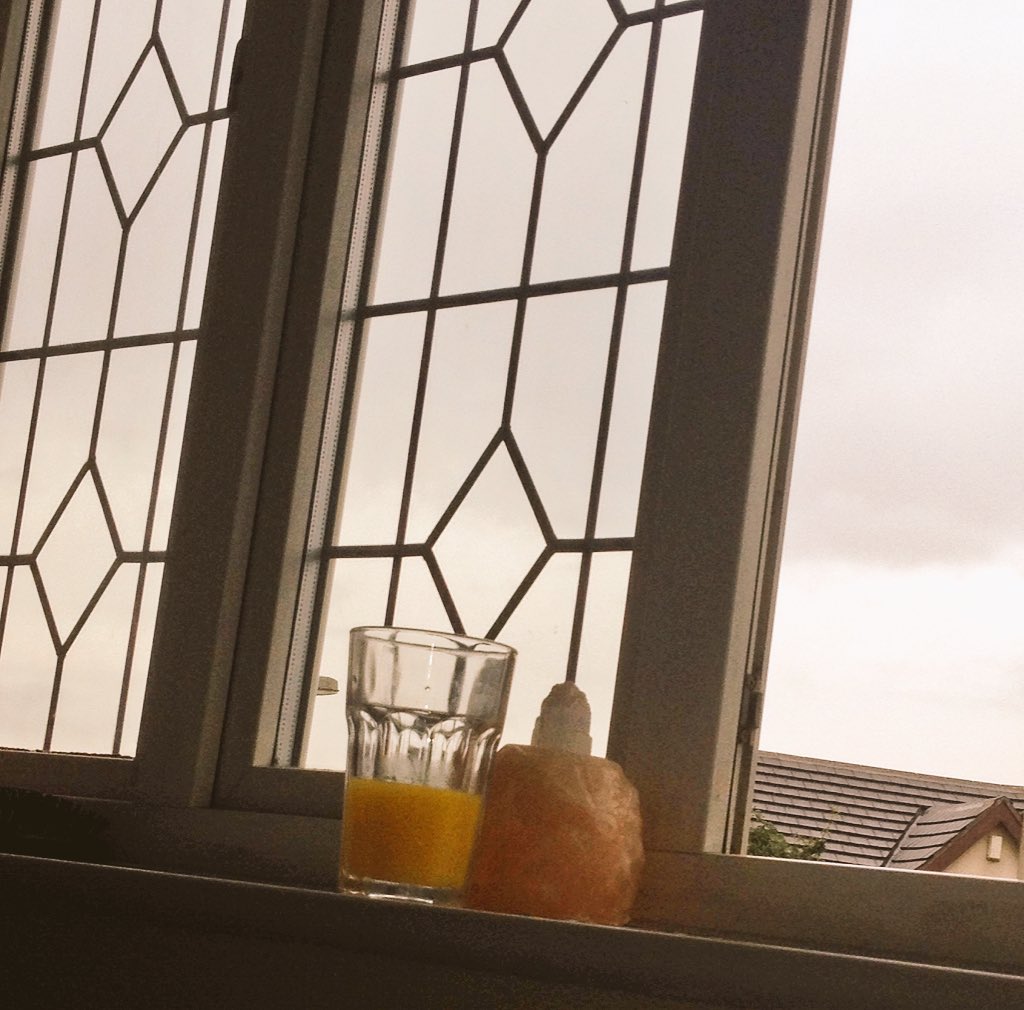 MsVPhelan's tweet photo. Wish I could get my OJ to levitate to me lol 😂😂😂 @1Xtra #GetsLikeThat #VixFix https://t.co/3oKvNcpPJ1