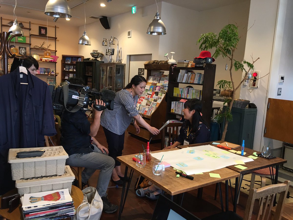 Lirk310's tweet photo. NHKの方々がインタビューをしております。 https://t.co/yhEJl0m1jH