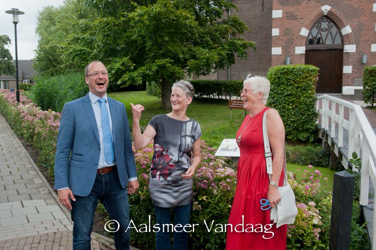 Zullen we in plaats van het lint jouw stropdas doorknippen? Verzin en wint stopt even, columns gaan gewoon door bit.ly/2tyupwT