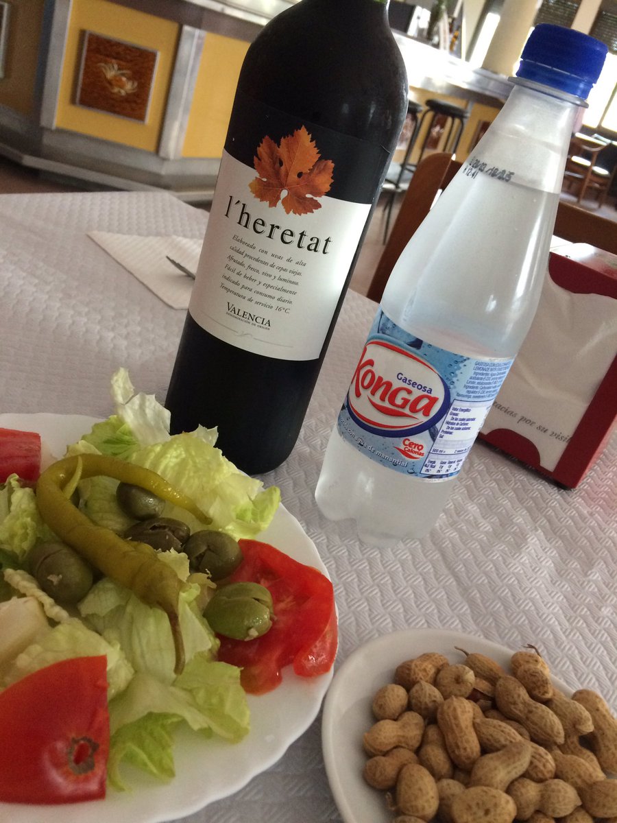 cacauencorfa's tweet image. Huí toca altre Mareny.... el de San Llorenç... al casino!! Carn de cavall amb alls tendres, especialitat de hui!! #Mareny Recomanable! 😜