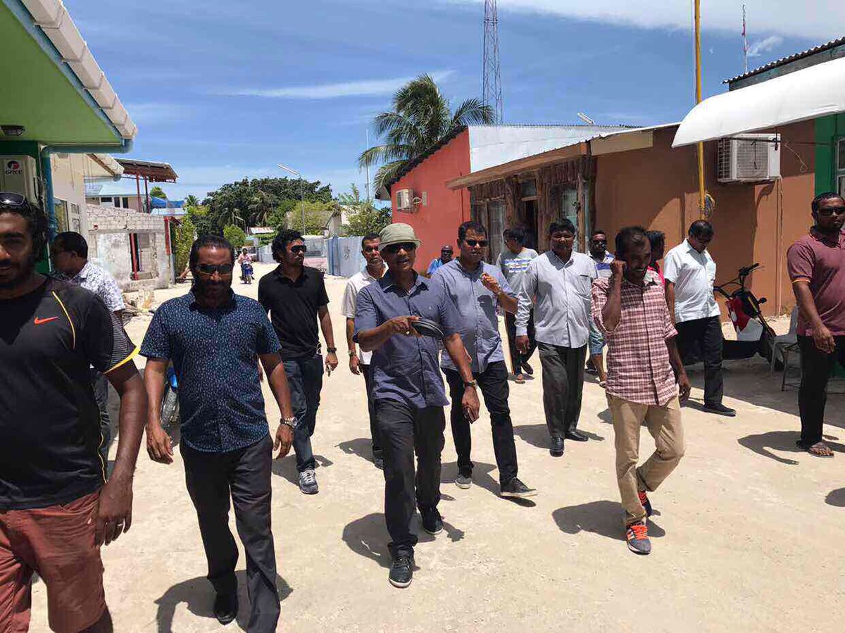 Azhartu's tweet photo. #PPMTeam Now at K.Thulusdhoo. Saabahey Team. https://t.co/ySWAKAgN4r