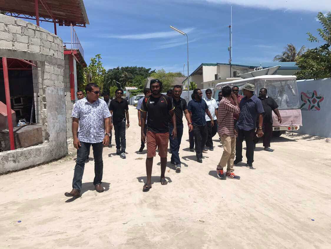 Azhartu's tweet photo. #PPMTeam Now at K.Thulusdhoo. Saabahey Team. https://t.co/ySWAKAgN4r