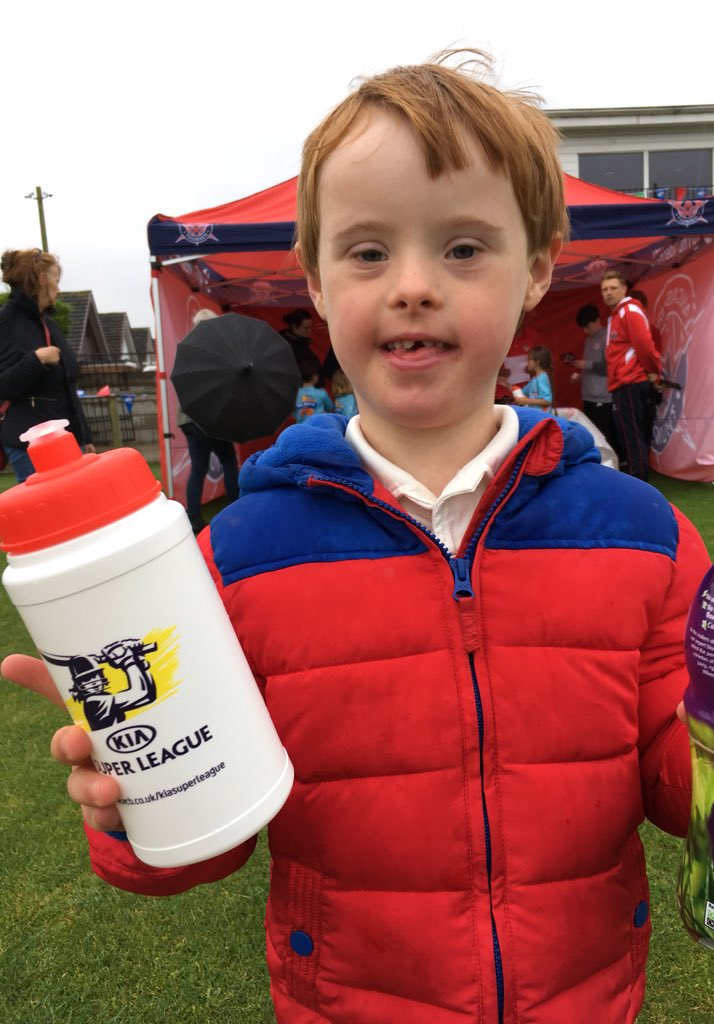 LivingWithFin's tweet image. Smashing times with @thunderksl