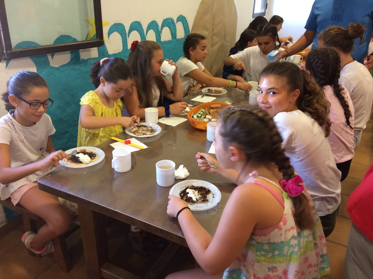 campaJPII's tweet photo. Qué rico desayuno!! Gracias cocineras @LauraRubioLpez #fe #mariaje https://t.co/mLVWsdcKlQ
