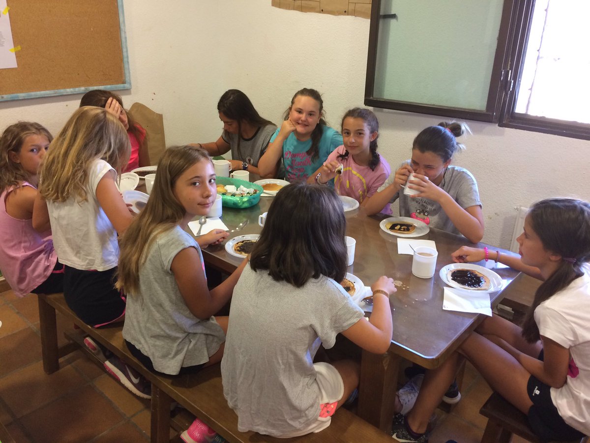 campaJPII's tweet photo. Qué rico desayuno!! Gracias cocineras @LauraRubioLpez #fe #mariaje https://t.co/mLVWsdcKlQ
