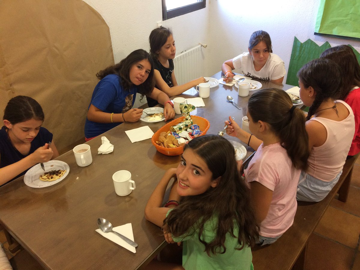 campaJPII's tweet photo. Qué rico desayuno!! Gracias cocineras @LauraRubioLpez #fe #mariaje https://t.co/mLVWsdcKlQ