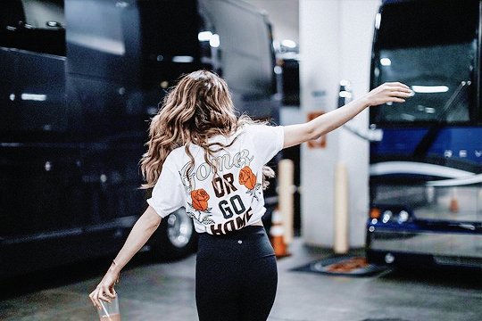 laylallgdr's tweet photo. -  The way you walk, the way you talk
     I blame you ’cause it’s all your fault.

♡ https://t.co/hsjAOHLOqn