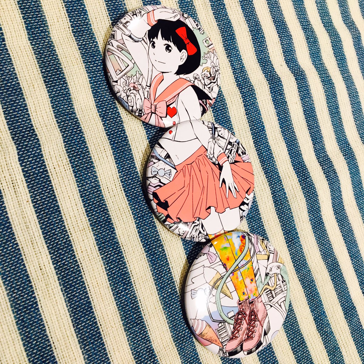 ヴィレッジヴァンガードﾙﾐﾈｴｽﾄ新宿店 A Twitter 吉富昭仁グッズ あの スクール人魚 Eat Man などで有名な漫画家 吉富先生のグッズが販売できることに 3個で1つの絵柄になる缶バッジや 食 開 放 という漢字1文字から連想されるイラスト缶バッジ