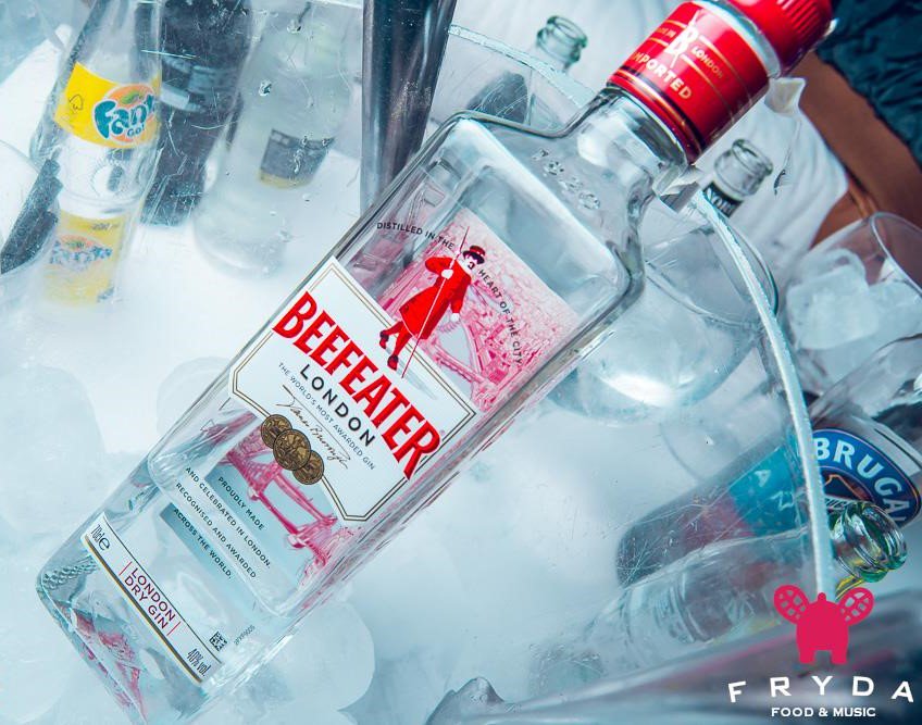 FrydaVickyO's tweet photo. Reserva tu #Vip en #FrydaSummer y vive una noche de lujo! Botella desde 150€ 5 Pax 🍸 #LISTA, #VIP y #CENAS: 625899445 #vickyoliver #valencia https://t.co/ILXmuczxb4