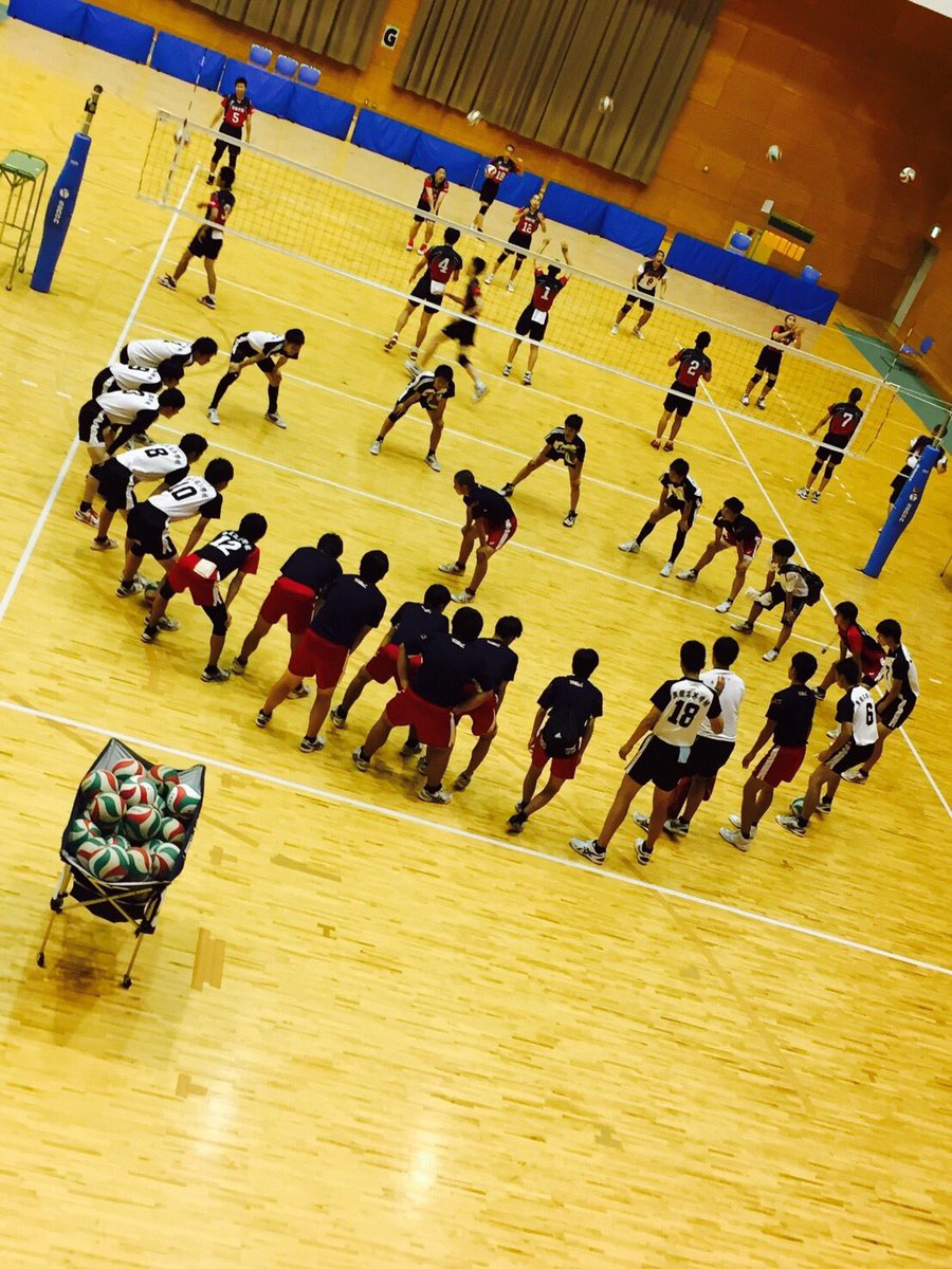 VB0625bun's tweet photo. 自分らの代最初で最後の近畿大会でベスト16という結果を残すことができました！
1日目最初は高田高校でストレート勝ち2試合目は清教学園でフルセットで勝つことができました！
2日目は1試合目で清風に負けました！この2日間の3試合はほんまに疲れたけどめっちゃ楽しかったし良い経験できた！ https://t.co/jwKYDWzeDO