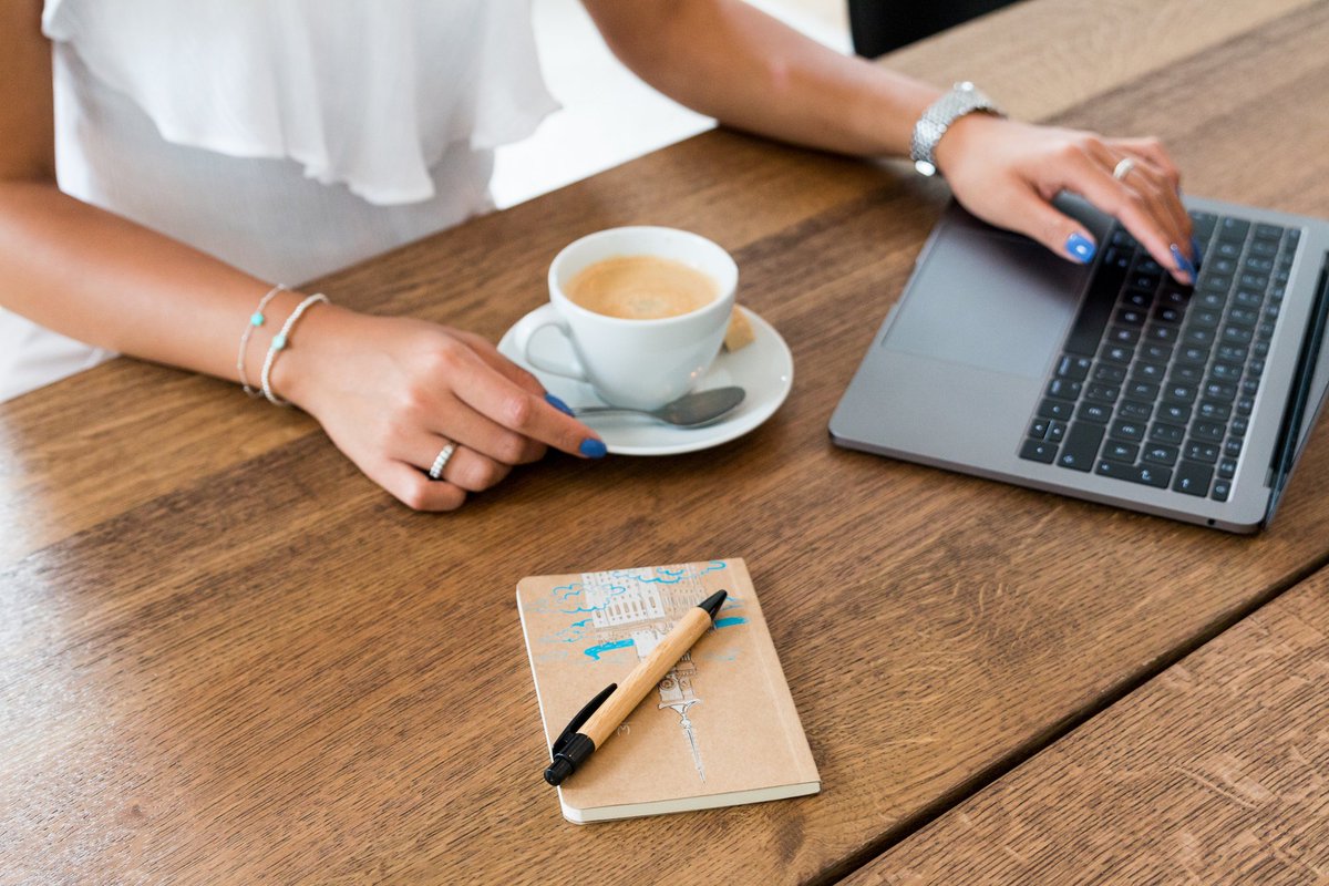 CaffitalyCa's tweet photo. I don’t mind doing a bit of work saturday, as long as I got my coffee.

#Work #HomeOffice #CoffeeLover #Coffee https://t.co/Iuf3bdRlfH