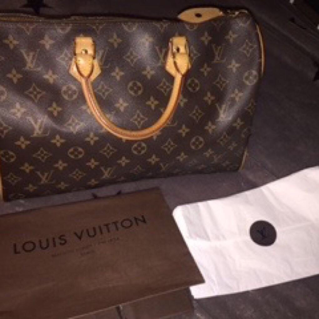 pouliseto's tweet photo. Louis Vuitton - 450€ https://t.co/IM5EPhcTzM
.
.
#pouliseto #lv #louisvuitton #speedy #speedy40 #monogram https://t.co/IDAC5lKfGv
