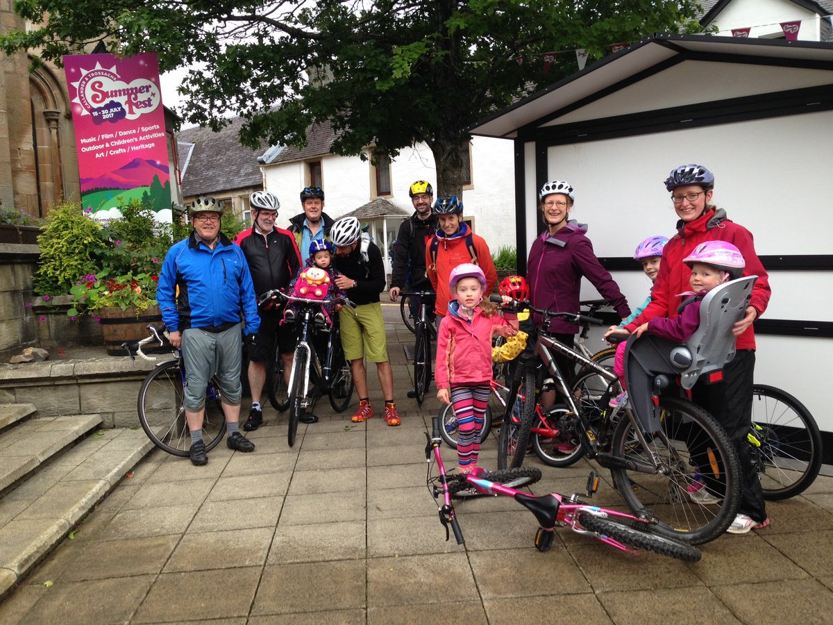 JimRiach's tweet image. Good turn out for the Callander #meander @CallanderHub #familycycling