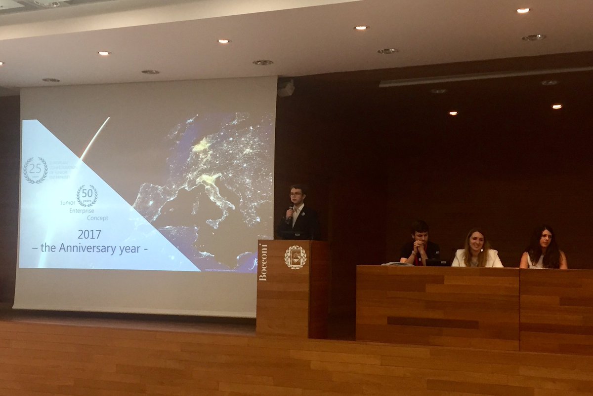 The closing cerimony of #SJC17 is finally starting!

#TogetherWeGrow #AlwaysOneStepForward #JEToPTeam is here