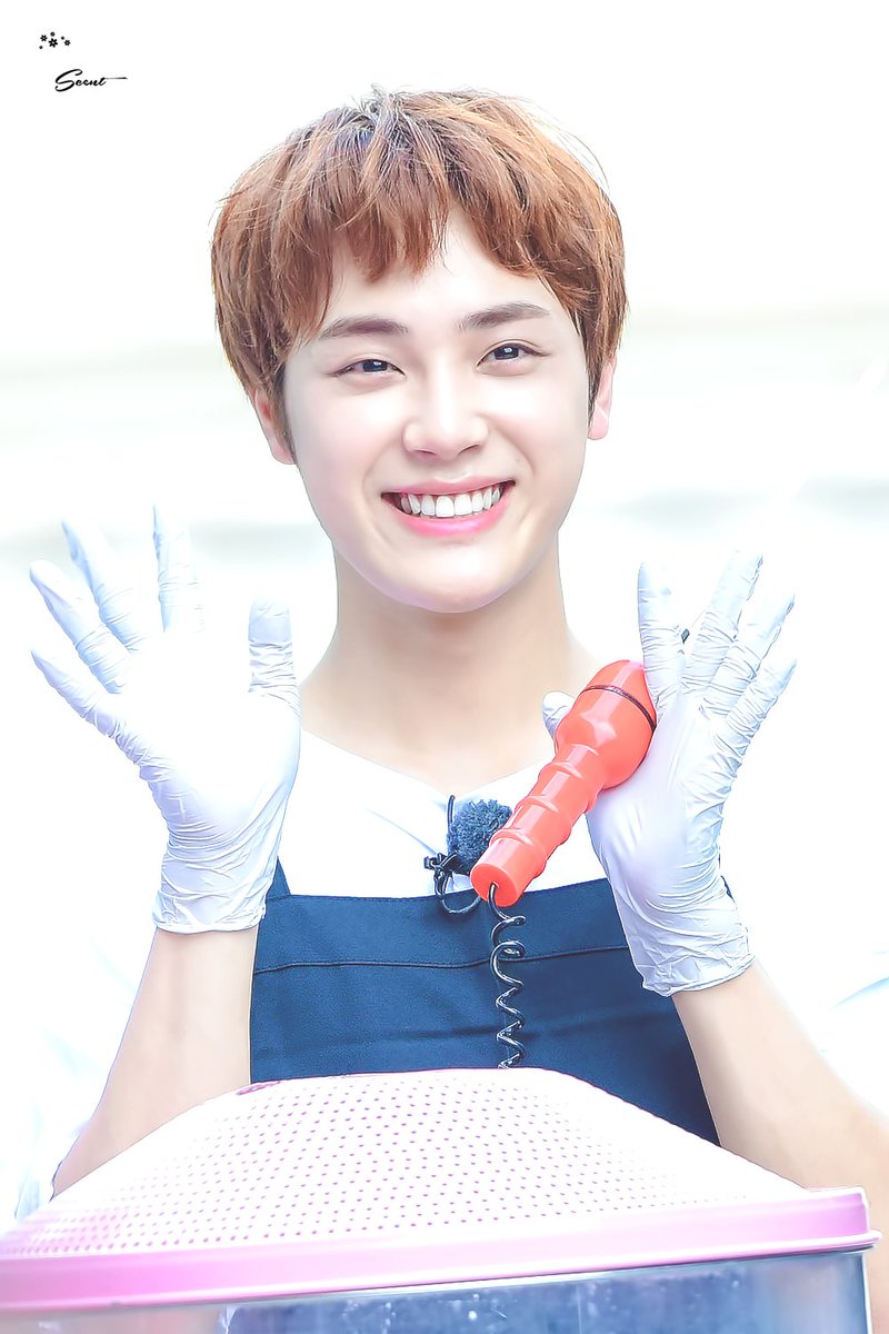 SCENT_PR's tweet photo. 170722 주학년🍊☀️

이제 진짜루 끄읏!
학년이 덕분에 행복했따...😍

https://t.co/vjIVkoKAzd …
https://t.co/6z6dFY8N0B …
https://t.co/NyWOZkKzps …

#주학년 https://t.co/7bieeTVfxA