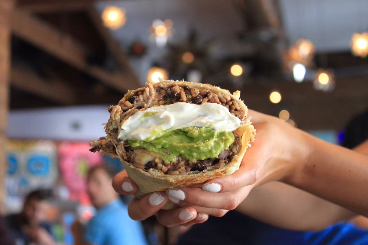 burrito goals right here 👆🏽😜 if you haven’t yet, try this bad boy that’s on our specials menu before its gone 🏃🏽| #eatgreenlemon