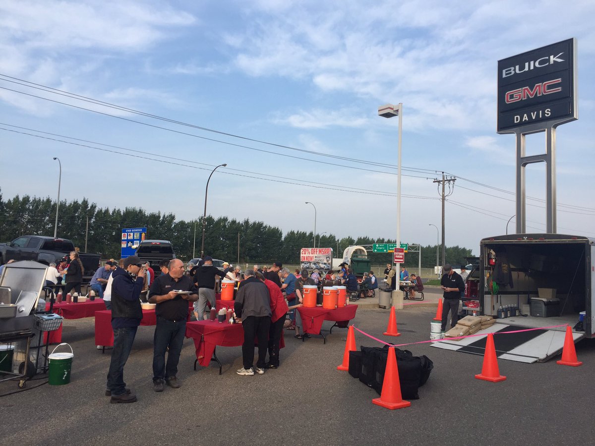 kenandbl's tweet photo. Free pancake breakfast at Davis Pontiac. Come support KidSport &amp; the Food Bank. Thanks to Tim Davis for his continued community support!! https://t.co/QoMlaW16Qt