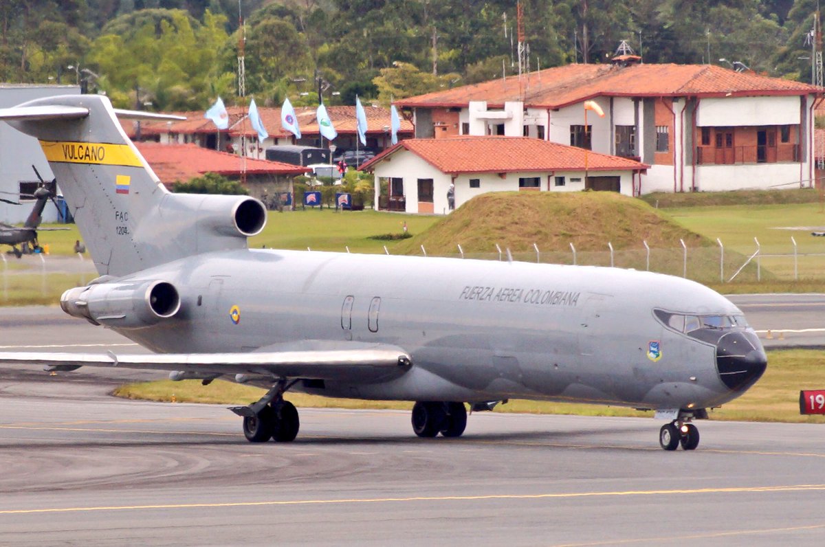 B727 de la <a href="/FuerzaAereaCol/">Fuerza Aeroespacial Colombiana</a> en Medellín <a href="/Speedbird007/">World Aviation 🌍</a> <a href="/ArgIntlSpotters/">Spotters Group Arg✈</a> @De_aviacion <a href="/SpottersArg/">Vuelos y Spotters ✈</a> <a href="/AeroMedellinRNG/">Aeropuerto Medellín/Rionegro José Ma. Córdova</a> <a href="/n_larenas/">Nicolás Larenas ✈️</a>