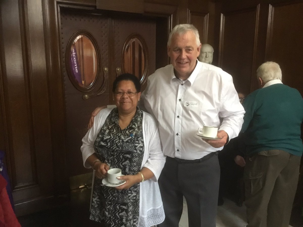 DanielDanny4755's tweet photo. @Theresa_Vaughan @hullcoopparty
A Very Happy Birthday #Theresa
At the #HullGuildhall
#Co-opParty 100yrs sister party to #`Labour https://t.co/owizsJgBQW