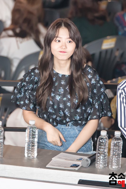 charm_sohye's tweet photo. 170722 오버워치 썸머히트 소혜 직찍 1장
#소혜 #sohye #유희낙락 #오버워치 https://t.co/LquuE8QXEv