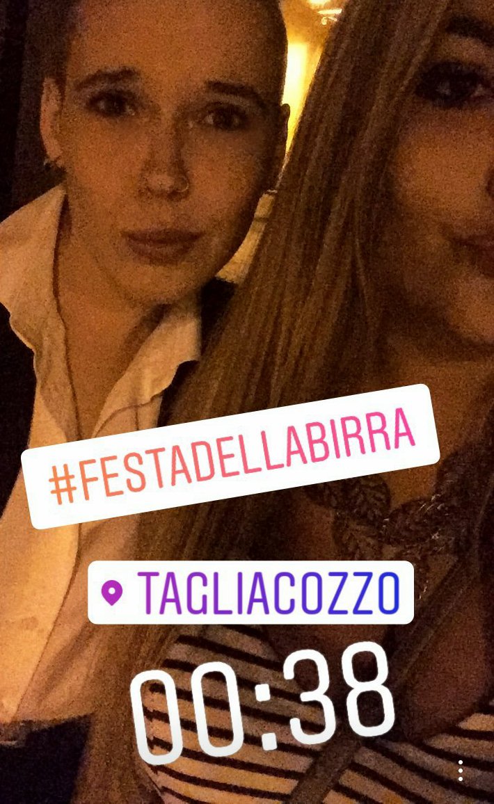 Liar_95's tweet photo. #FestaDellaBirra Tagliacozzando #Girls #Friends❤❤❤ https://t.co/XX5JKNjpBU