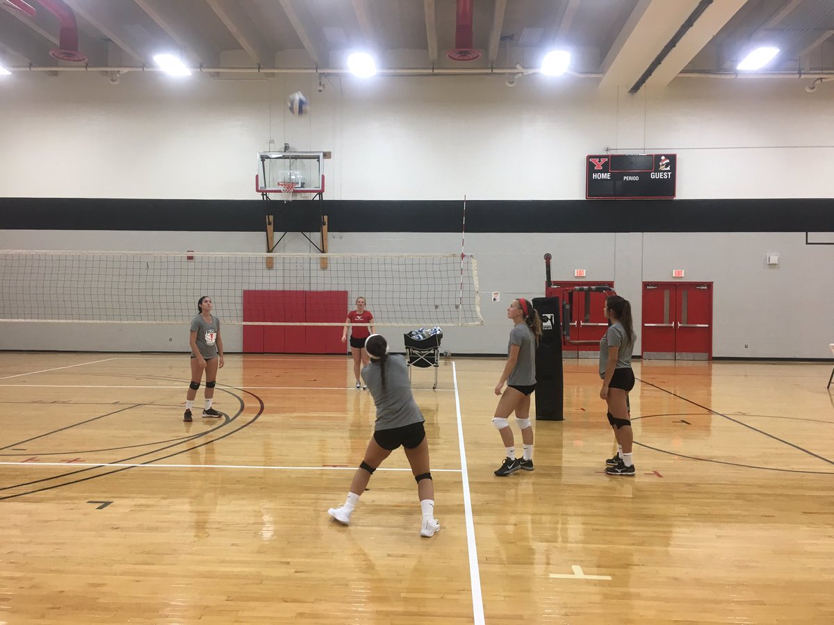 firelandsvb's tweet photo. Working with some of the YSU athletes π #YSUVBTC2 https://t.co/LOG2qJHHbk