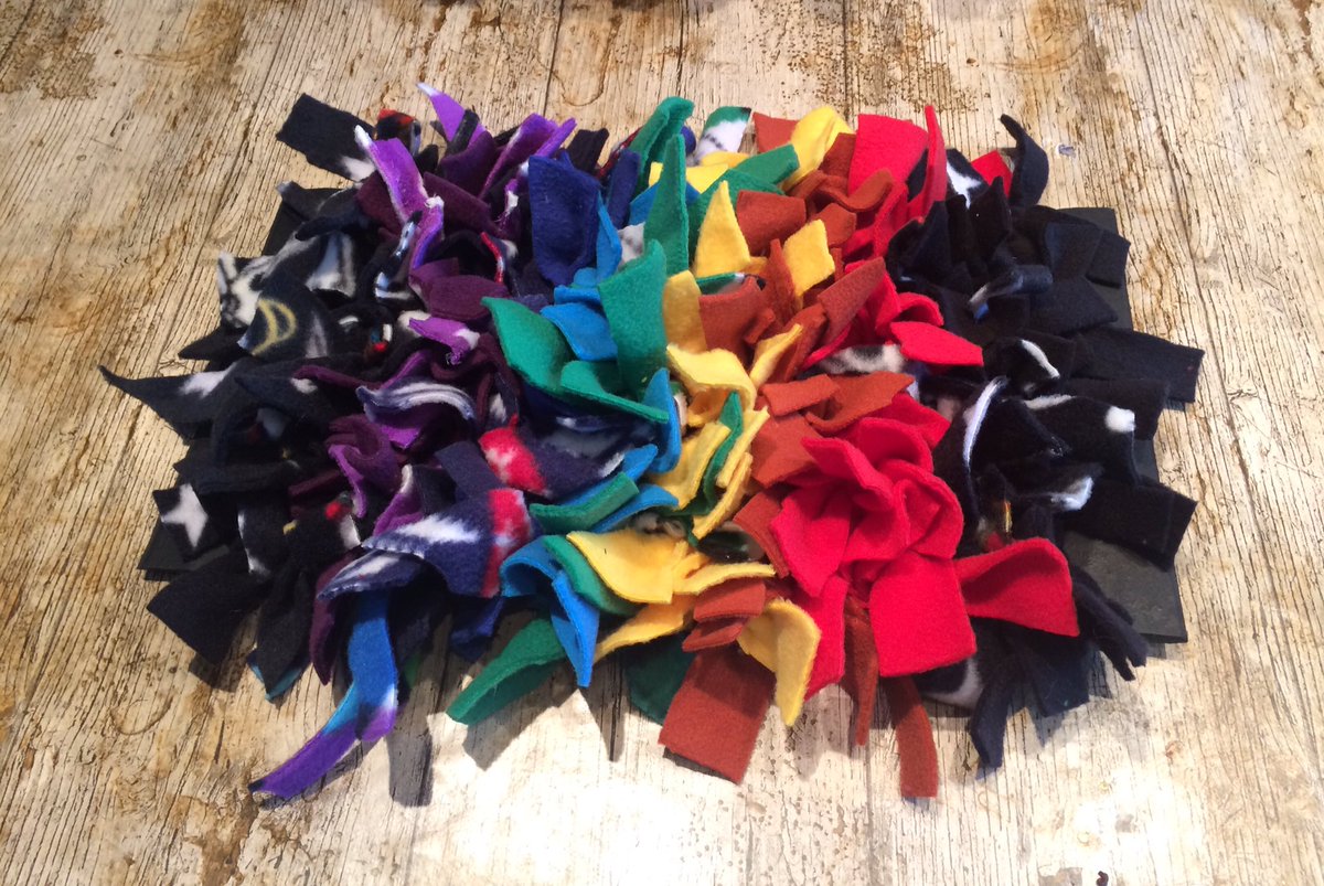 Freemakerhounds's tweet photo. Hide and Treat mats now in our etsy shop 😊 brain work for food, hmmmm, give it a go I suppose! https://t.co/ejM7YGhSQ4 https://t.co/5roOLLn3Fm