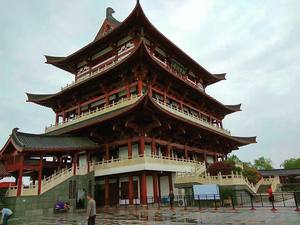 nataliekhareba's tweet photo. Dreams come true! Already i am here ! China is so amazing! 
#chinaday2017 #chinatowns #chinachecked #DreamsComeTrue #happydaysinchina https://t.co/TSKLBZXhta
