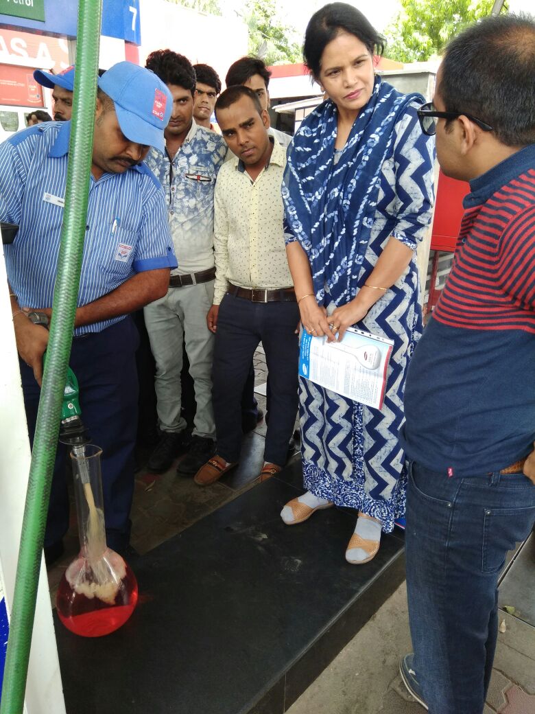 vimaljansurya's tweet photo. HP Hai Jahan Bharosa Hai Wahan Q&amp;Q campaign at ACC Moti Nagar @DhirajSinha16 @HPCL @subodhbatra10 @bajpaiv1 @Rg03Goel @dhruvkapil https://t.co/ffPeytN5hh