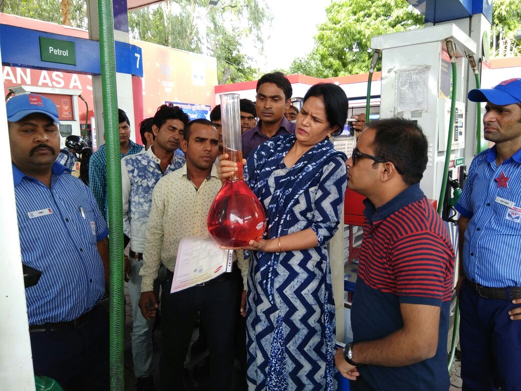 vimaljansurya's tweet photo. HP Hai Jahan Bharosa Hai Wahan Q&amp;Q campaign at ACC Moti Nagar @DhirajSinha16 @HPCL @subodhbatra10 @bajpaiv1 @Rg03Goel @dhruvkapil https://t.co/ffPeytN5hh