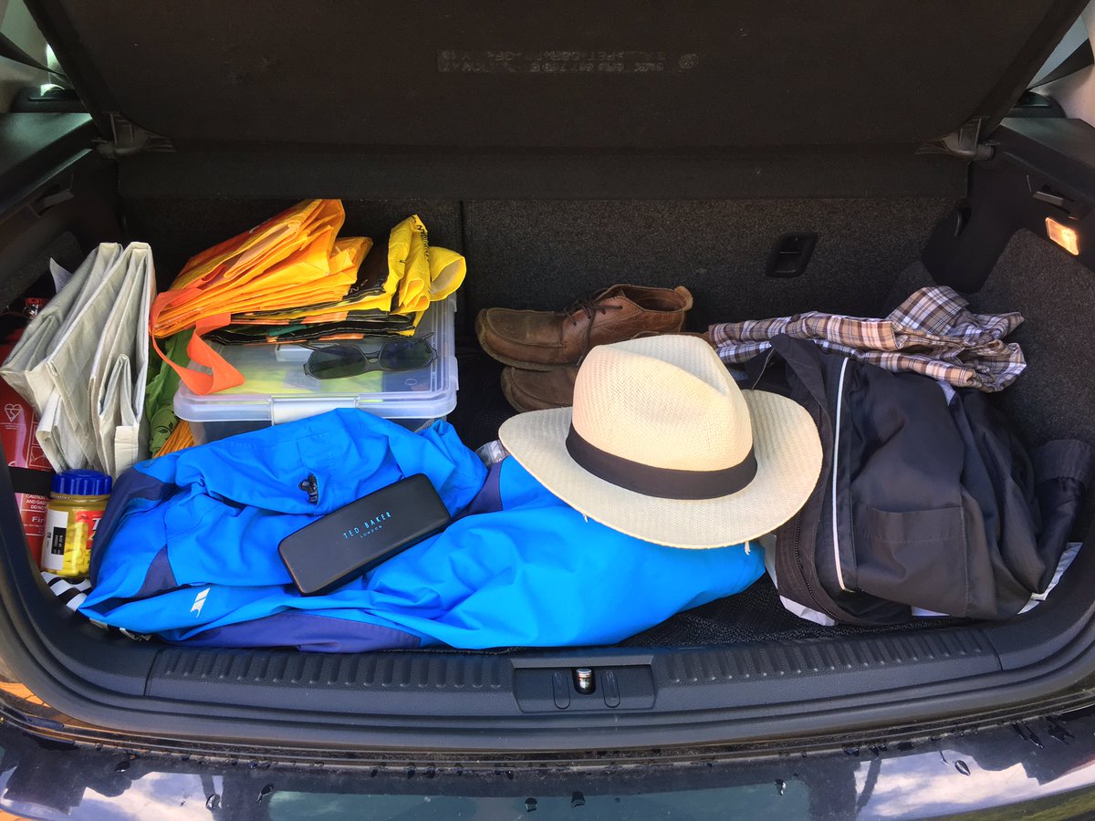 IanRGee's tweet photo. Off to #Biddefordpride with @chalmersdavidn and @ND_Sunrise need sun hat and wellingtons who knows what the weather will be doing....! https://t.co/3rukEVU7MX