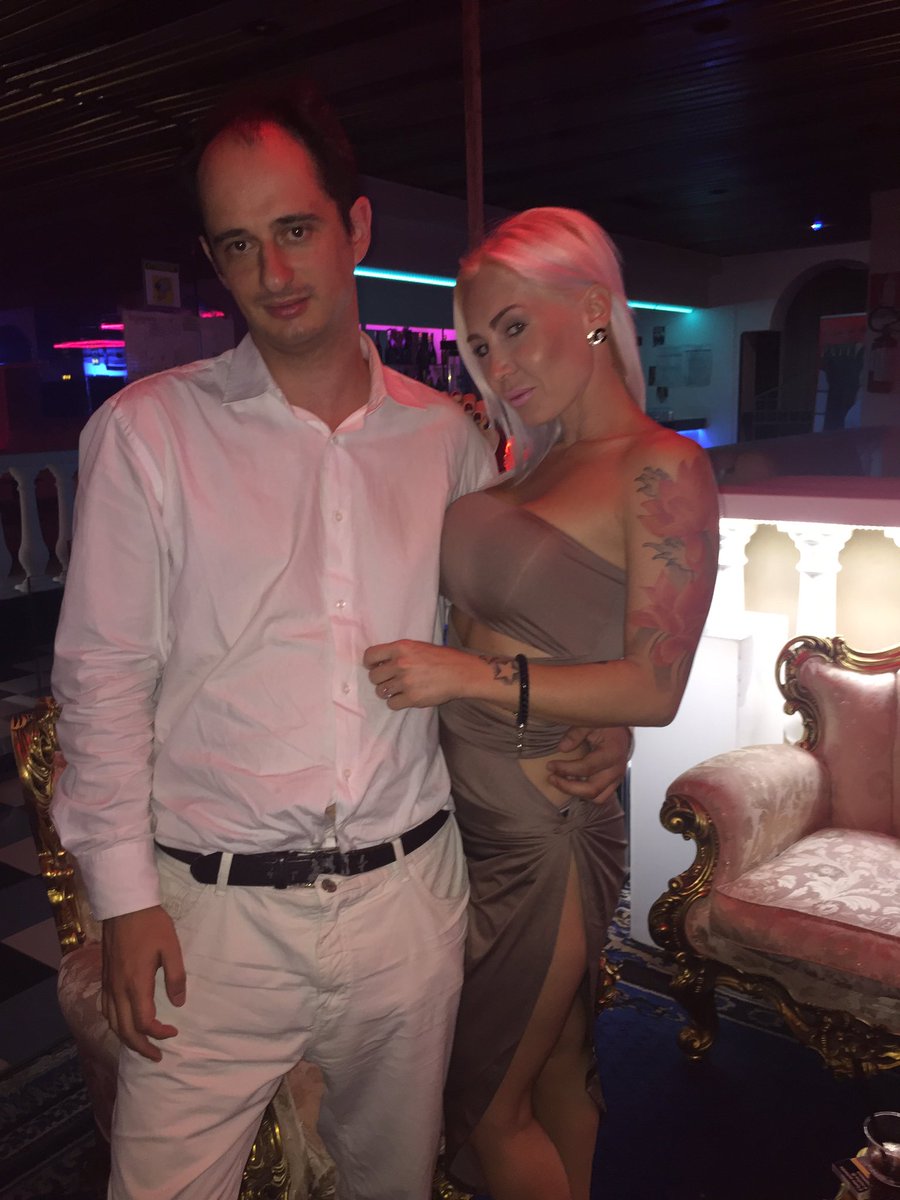 SBazzoffia's tweet photo. @gigliansexysta1 io e Giglian Foster #giglianfoster #albadriatica #sexystar https://t.co/zyTuEeSuZg