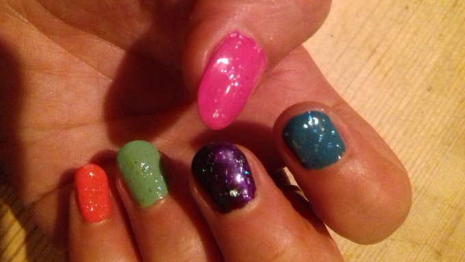 Rainbow nails give a clue to today's outfit 😃 All will be revealed soon 😆 #UKPride #PrideinHull https://t<a href="/tag/ukpride"class="tags"><span>#ukpride</span></a><a href="/tag/prideinhull"class="tags"><span>#prideinhull</span></a>