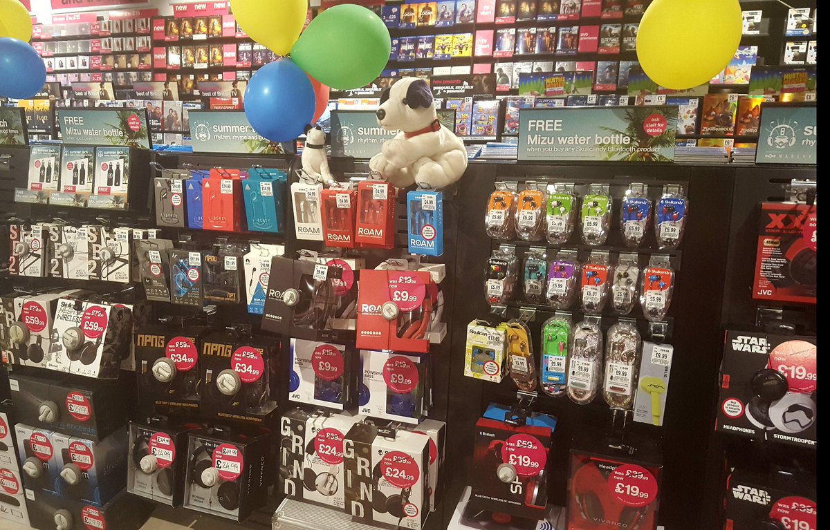 hmv_Coventry's tweet photo. #NippersTechTips 12- School hols means Junior gets pocket money to buy earphones - we have a great range on 2 floors 🌞 #hmvsummertech17 https://t.co/k6G87aKtCx