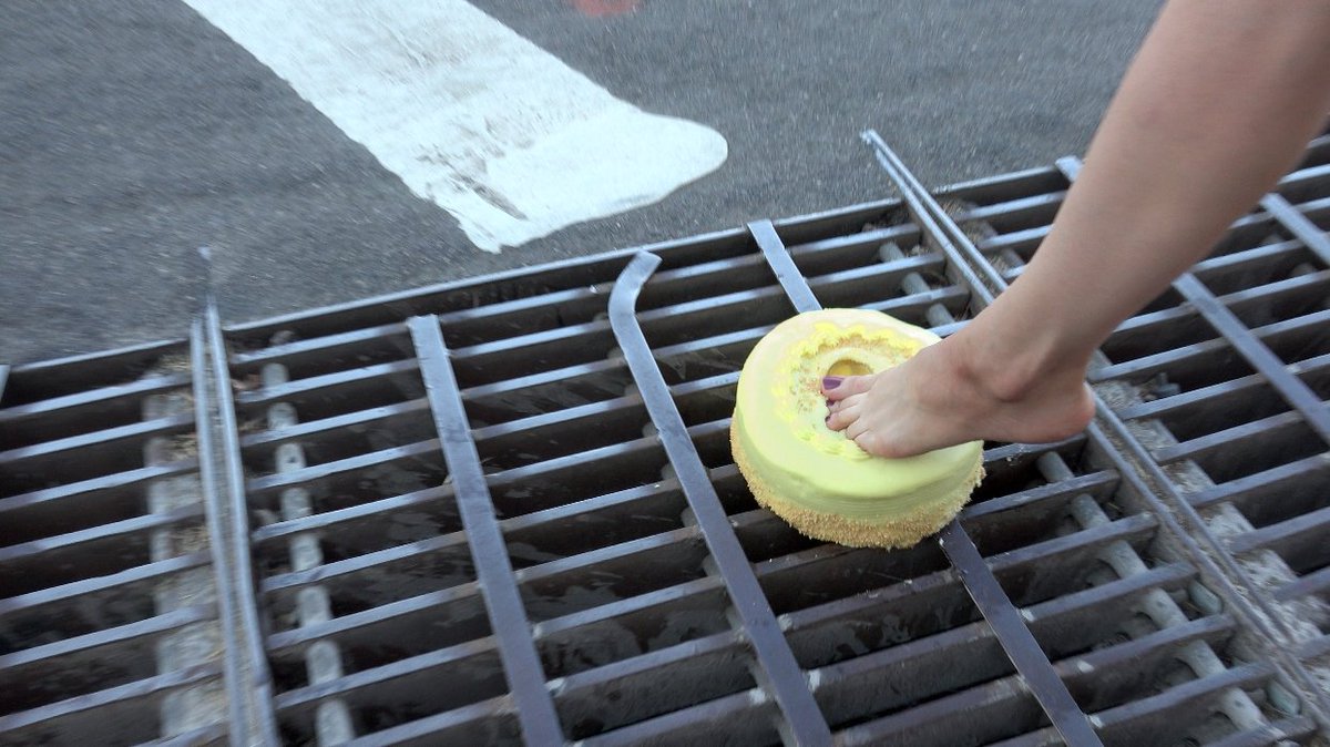 youtube.com/watch?v=78q2bT…
subscribe for more cake :)