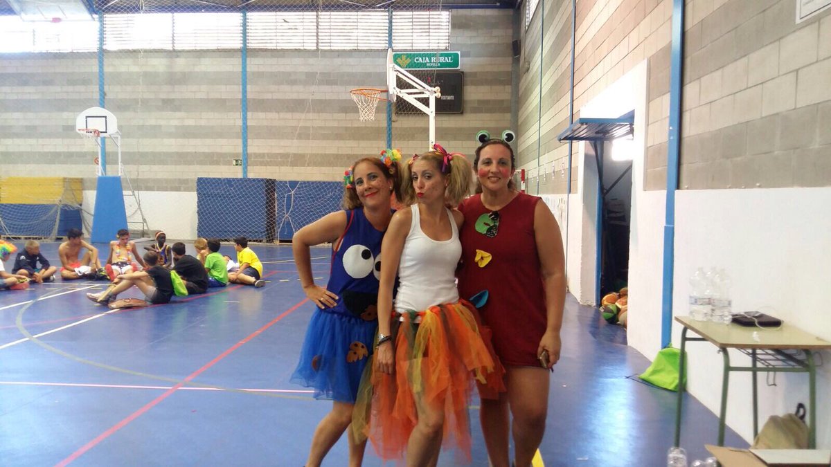 crazy_campus's tweet photo. Tarde de disfraces y divertida Crazy-Gymkana, como siempre el pueblo de El Bosque se volcó con nosotros (2/3) @Ayto_El_Bosque https://t.co/xm1yD8mG62
