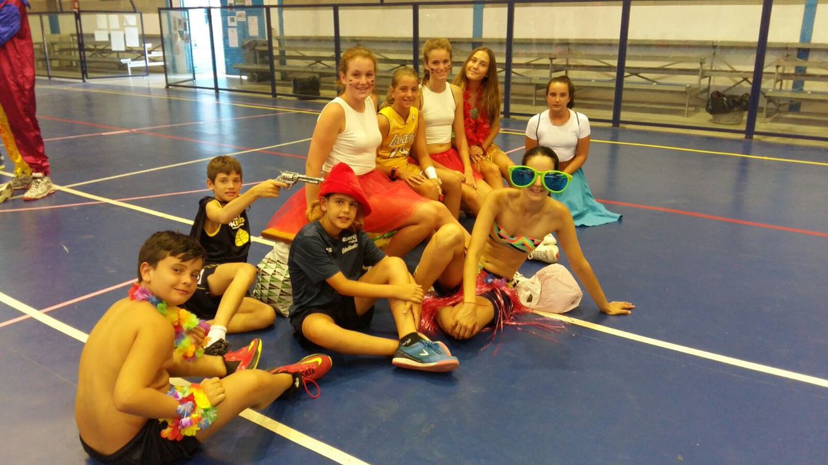 crazy_campus's tweet photo. Tarde de disfraces y divertida Crazy-Gymkana, como siempre el pueblo de El Bosque se volcó con nosotros (3/3) @Ayto_El_Bosque https://t.co/AvP13nx3i8