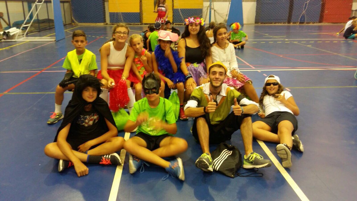 crazy_campus's tweet photo. Tarde de disfraces y divertida Crazy-Gymkana, como siempre el pueblo de El Bosque se volcó con nosotros (3/3) @Ayto_El_Bosque https://t.co/AvP13nx3i8