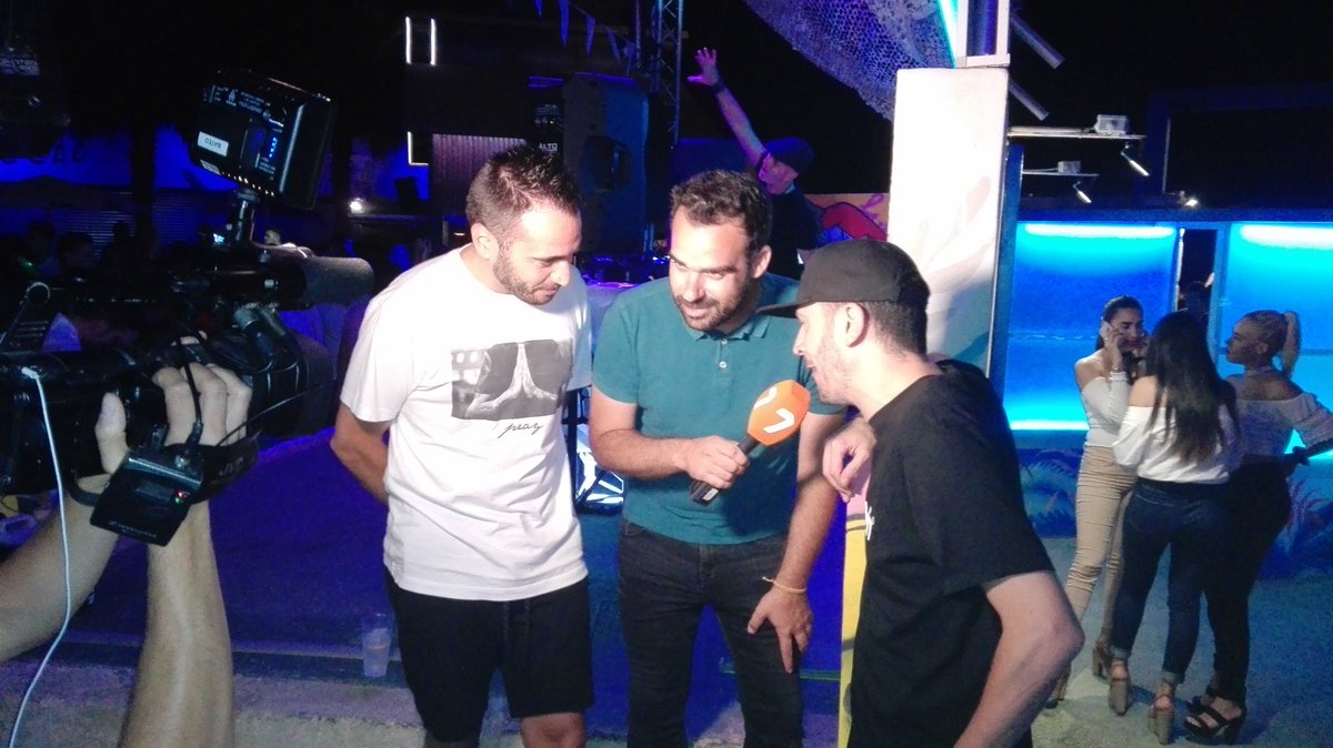 LOS40Dance_RM's tweet photo. Disfrutamos a lo maximo! Grandes @JoseAMdeejay y @Luka_Caro. Gracias @7holaverano por ayudarnos a hacer la noche mas divertida. @jabasti https://t.co/fiMF5IfuNf