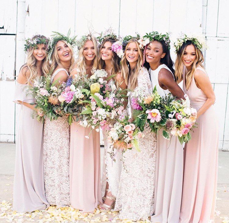 InstantWhites's tweet photo. Do you want a white smile for your wedding day? Give #InstantWhites a go!
📸 @mumuweddings
#wedding #teethwhitening https://t.co/UlNCawCot7